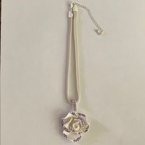 Rose Rhinestones mesh strand necklace